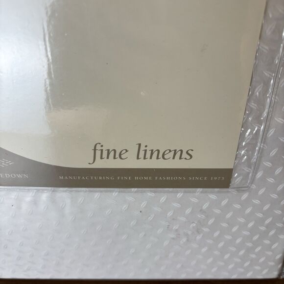 CUDDLEDOWN 400 Thread Count Fitted Sheet Twin, White Riso Jacquard Combed Cotton - Picture 2 of 5